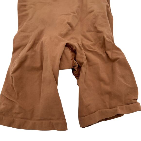 Skims Seamless Sculpting Mid Thigh Bodysuit NWOT Size L / Large - Picture 2 of 5